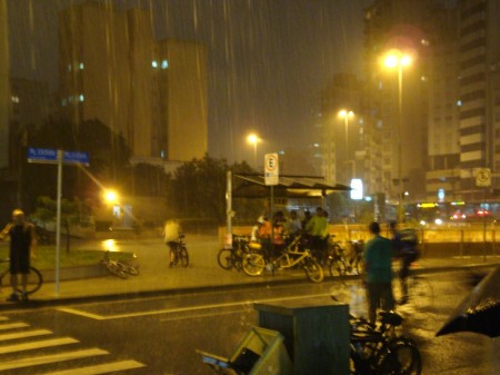 2009-11-bicicletada-bicicletario04