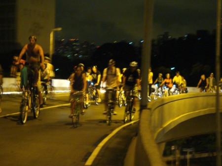 2009-11-bicicletada-bicicletario07
